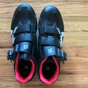 Used like NEW Peloton Unisex Indoor Cycling Shoes Size 38 (Women Size 7)